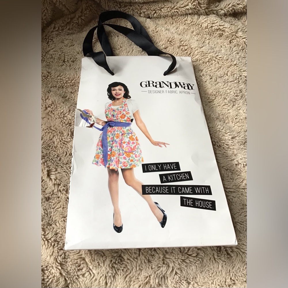 Grandway Apron Floral Pattern